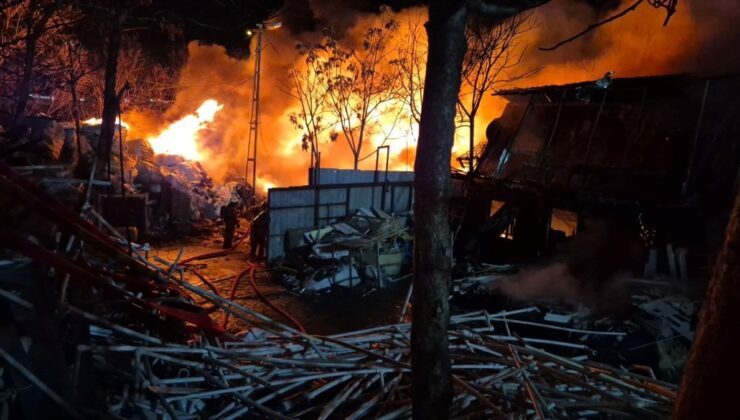 Avcılar’da geri dönüşüm tesisinde yangın