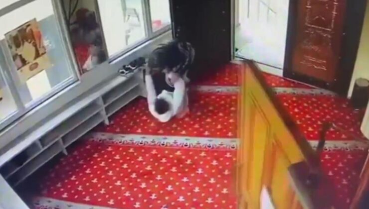 Başakşehir’de cami içerisinde çocuğu makasla yaraladı