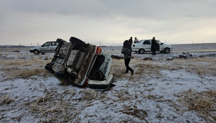 Bitlis’de otomobil şarampole yuvarlandı