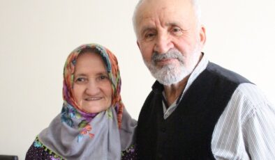 Bolu’da eşine binden fazla şiir yazdı