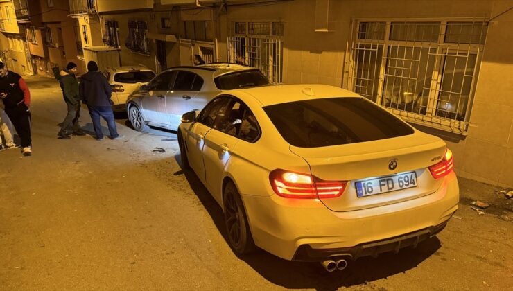 Bursa’da ehliyetsiz ve alkollü sürücü park halindeki 3 otomobile çarptı