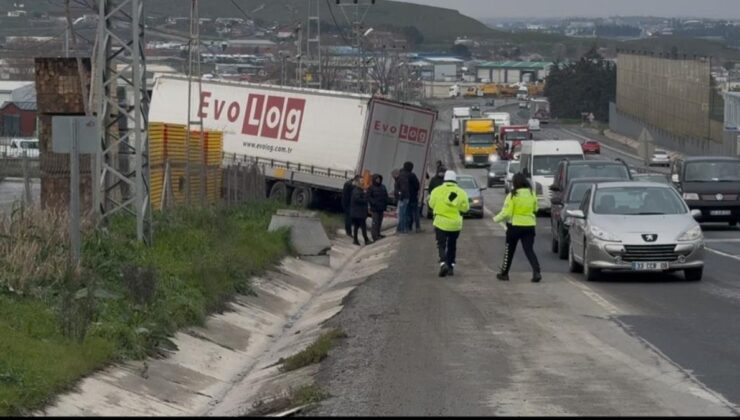 Büyükçekmece’de arızalanan tırın altında can verdi