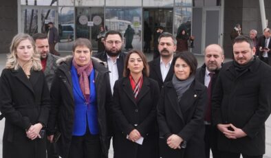 CHP heyeti, sahte içkiden zehirlenenleri ziyaret etti