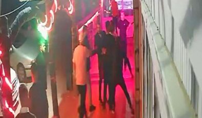 Denizli’de eğlence merkezi önünde kavga