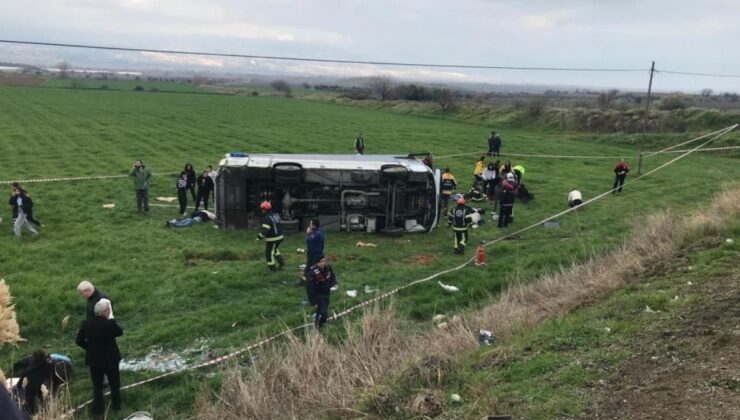 Denizli’de öğrenci servisi kaza yaptı: Ölü ve yaralılar var