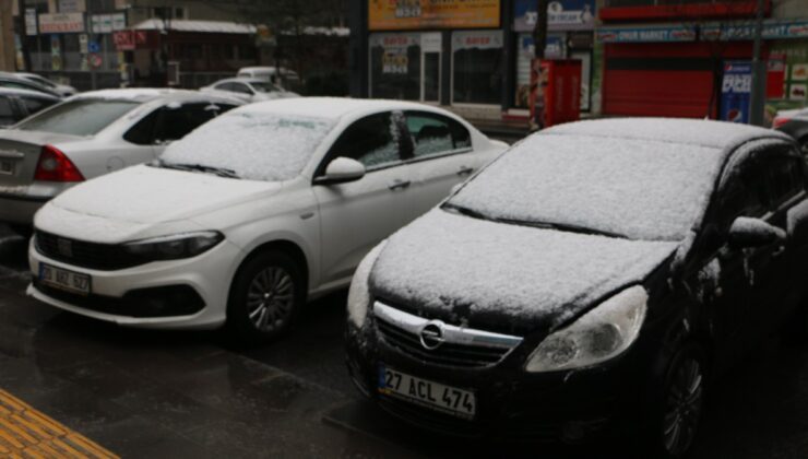 Diyarbakır’da kar yağışı etkili oldu