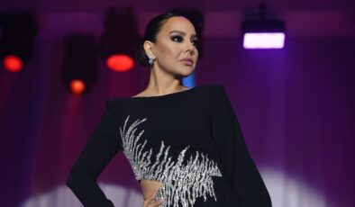 Ebru Gündeş’in 14 Şubat tarifesi! En önden izlemek isteyen sevgililer 100 bin TL verecek!