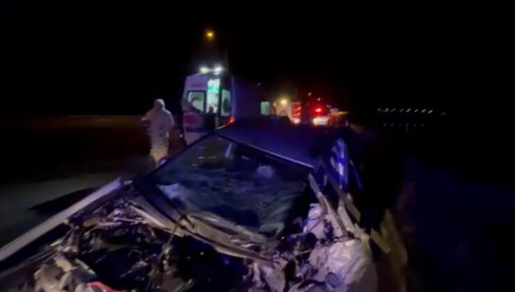 Elazığ’da otomobil bariyere çarptı: 1’i ağır 4 yaralı