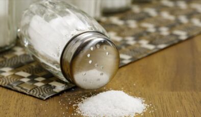 Fazla tuz tüketmek sağlığı olumsuz etkiliyor