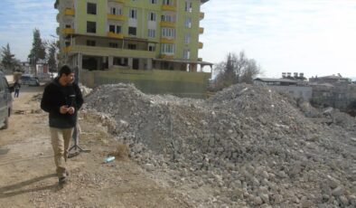 Gaziantep’te asrın felaketini yaşayan Sezai Karabaş, kızı sayesinde yaşama tutundu