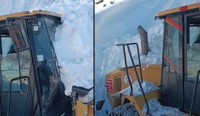 Hakkari’de iş makinesinin üzerine çığ düştü
