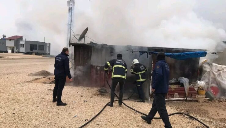 Hatay’da depremzede ailenin kaldığı konteynerde yangın