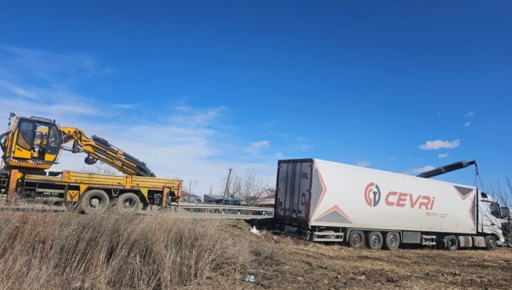 Iğdır’da ticari araçlar çarpıştı