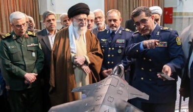 İran dini lideri Hamaney: Askeri ilerlememiz devam etmeli