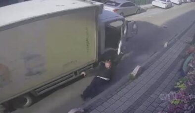 İstanbul Sancaktepe’de İETT şoförü kavgada aynasına tutunduğu kamyonetin altında ezildi