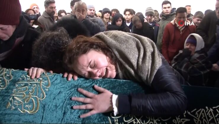 İstanbul’da bıçaklanarak öldürülen İtalyan şefin oğlu, son yolculuğuna uğurlandı