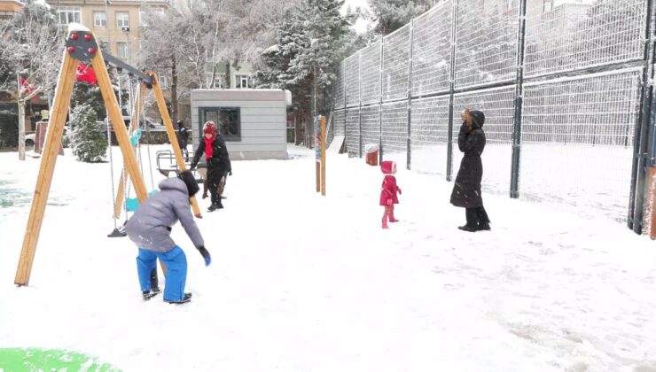 İstanbul’da çocukların kar keyfi