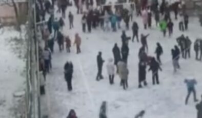 İstanbul’da çocukların kar sevinci