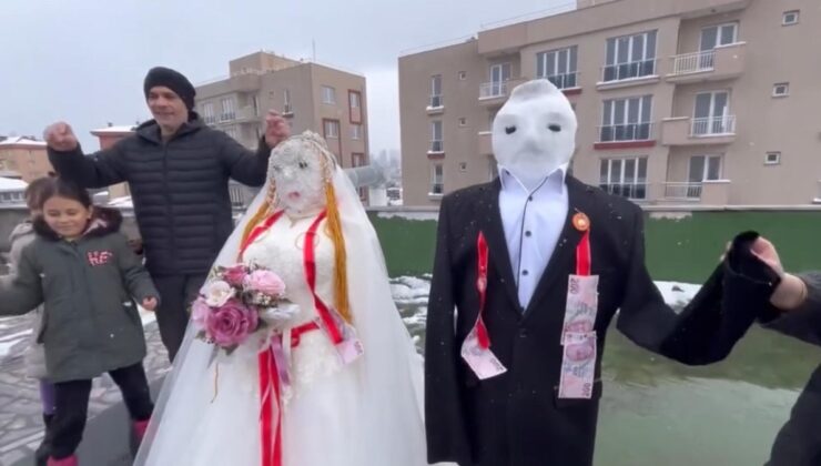 İstanbul’da kardan gelin ve damada düğün yaptılar
