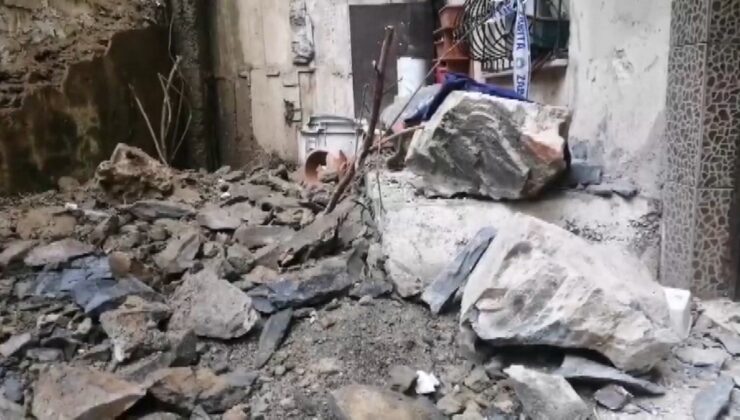 İstanbul’da toprak kayması anı kamerada