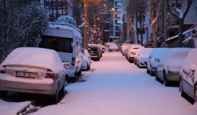 İstanbullu sürücülerin kar yağışı ile imtihanı