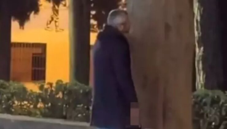 İzmir’de ağaçla sohbet eden vatandaş görüntülendi