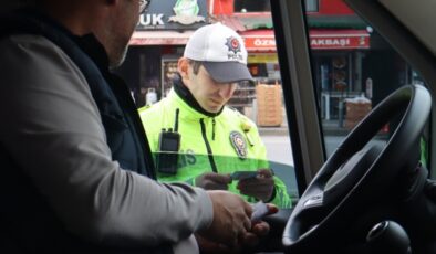 İzmir’deki okul servisi denetimlerinde 38 araca trafikten men