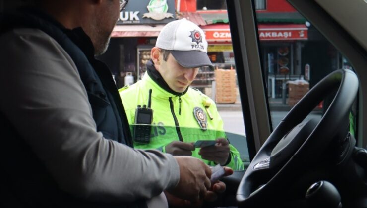 İzmir’deki okul servisi denetimlerinde 38 araca trafikten men