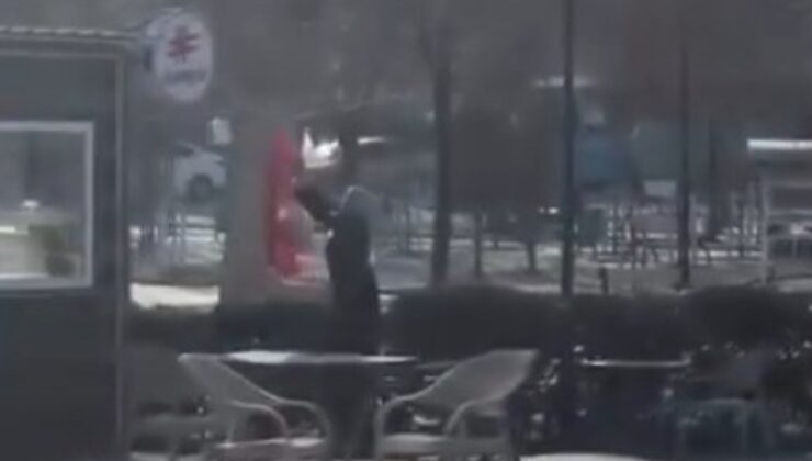 Kahramanmaraş’ta Türk bayrağını kesen kadınla kavga ettiler