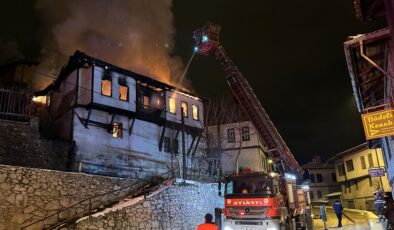 Karabük’te 150 yıllık konak alevlere teslim oldu