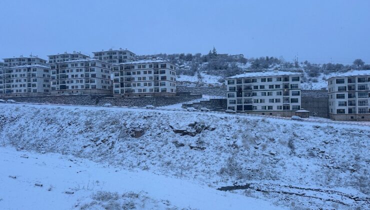 Kayseri’de kar yağışı etkisini sürdürüyor