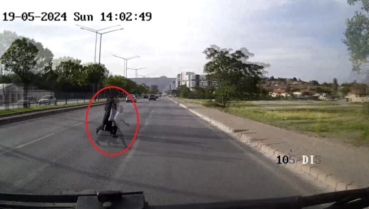 Kayseri’de kazada anne öldü, oğlu yaralı kurtuldu