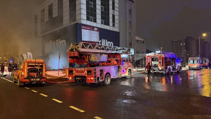 Kayseri’de mağazada çıkan yangın okulu etkiledi: 5 öğrenci hastaneye kaldırıldı