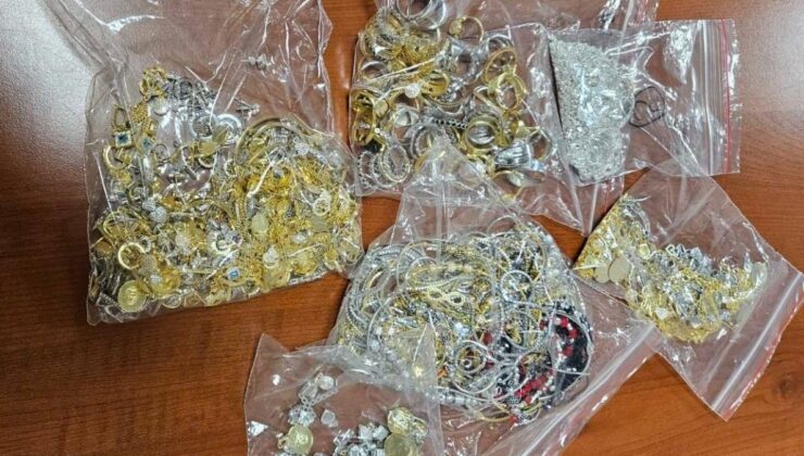 Kırklareli’de şahıslar vücutlarına sakladıkları takılarla yakalandı