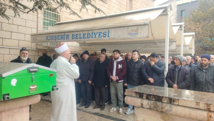 Kırşehir’de annesinin mezarını ziyaretten dönerken öldü: Annemi çok özledim