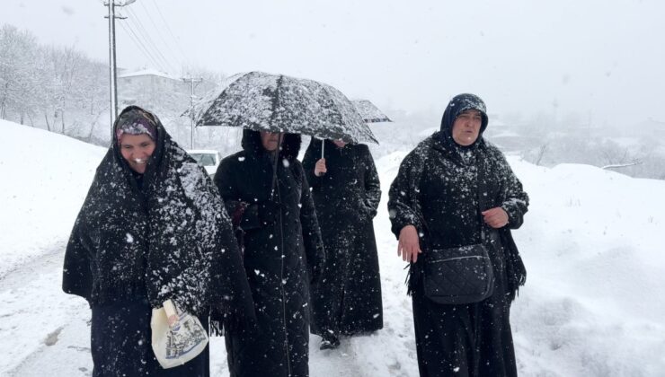 Kocaeli’de çocuklar kaydı, kadınlar altın gününe yetişti