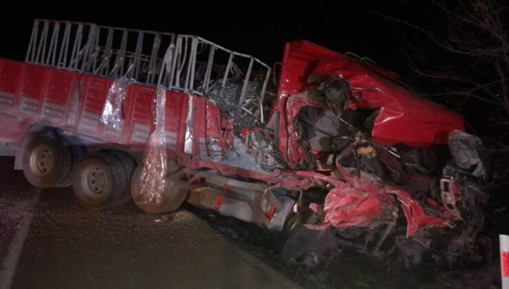 Konya’da askeri araca cam yüklü kamyon çarptı: 1 yaralı