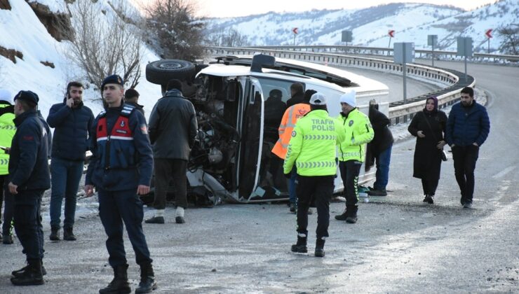 Malatya’da minibüsün devrildiği kazada 10 kişi yaralandı