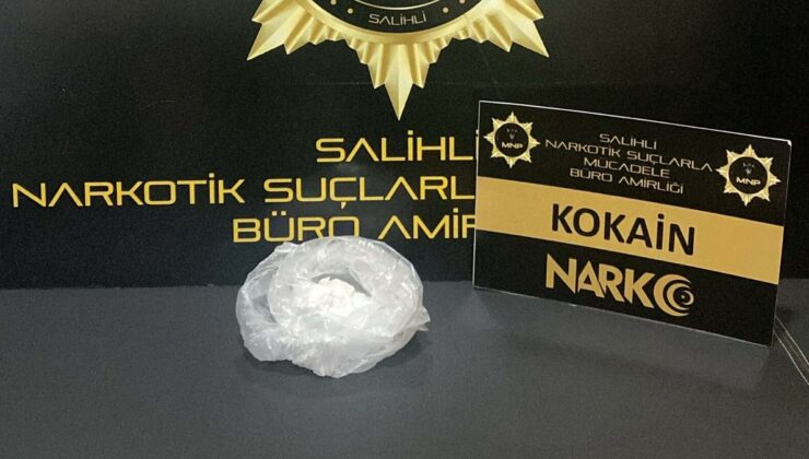 Manisa’da otomobilde kokainle yakalandılar