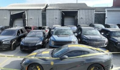 Mersin Limanı’nda 24 adet lüks araç ele geçirildi