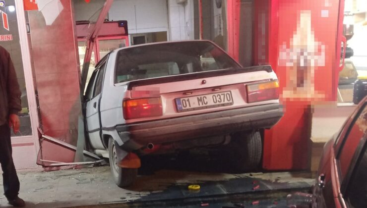 Mersin’de kontrolden çıkan otomobil fırına daldı