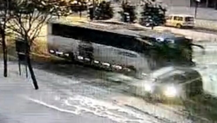 Nevşehir’de otobüs ile otomobilin çarpıştığı kaza görüntülendi