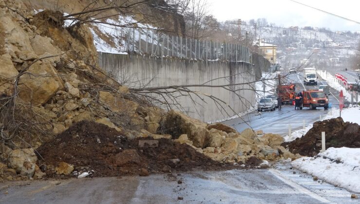 Ordu’da heyelan anı kameraya yansıdı
