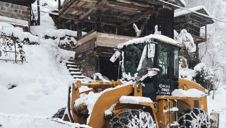 Rize’de kar yağışı hayatı olumsuz etkiliyor