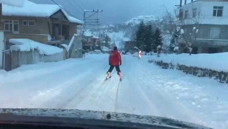 Rize’de köy yolunda kayak yaparken ilginç anlara sahne oldu