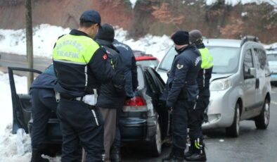 Sakarya’da alkollü sürücü dehşet saçtı: 1’i bebek 5 yaralı