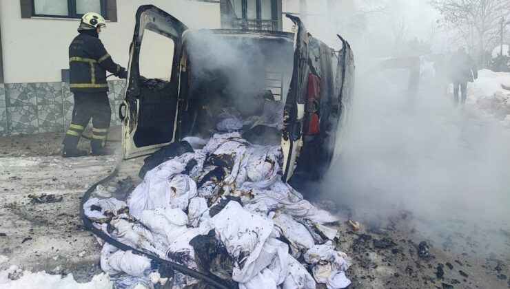 Samsun’da park halindeki araçtan alevler yükseldi