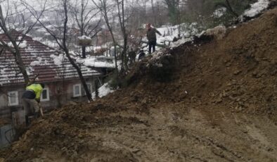 Sinop’ta kar yağışı sonrası heyelan meydana geldi