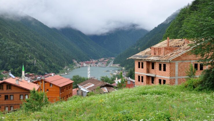 Trabzon Uzungöl’de eksik belgeli 70 turizm tesisi mühürlendi