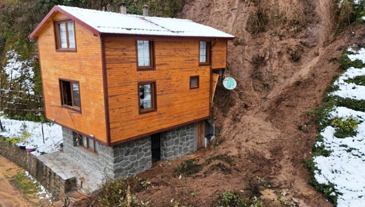 Trabzon’da heyelan: Evin girişi kapanınca pencereden çıkarıldılar